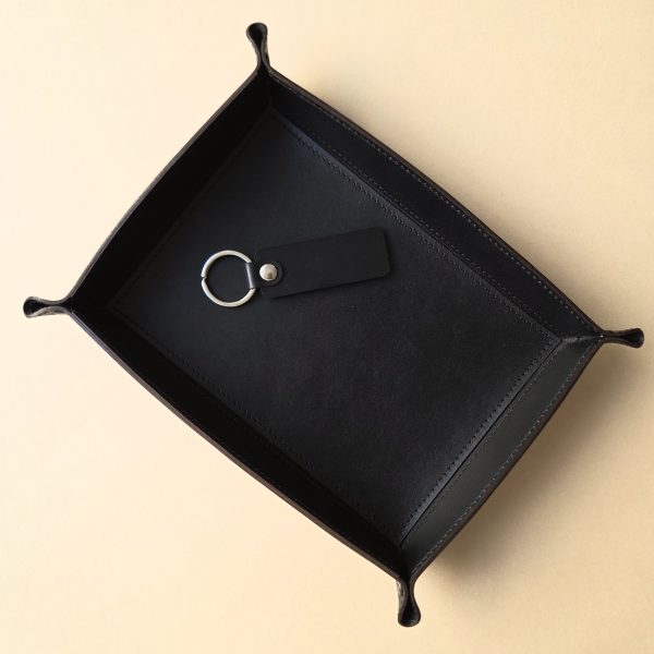 lederschale-schwarz-taschenleerer-mit-schluesselanhaenger-151318 Lederschale